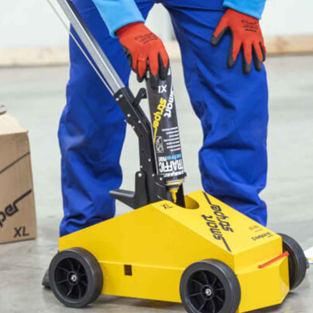 Bodenmarkierungsgerät "Smart Striper®" - zum Markieren im Innen- und Außenbereich Bodenmarkierungsgerät "Smart Striper®" - zum Markieren im Innen- und Außenbereich