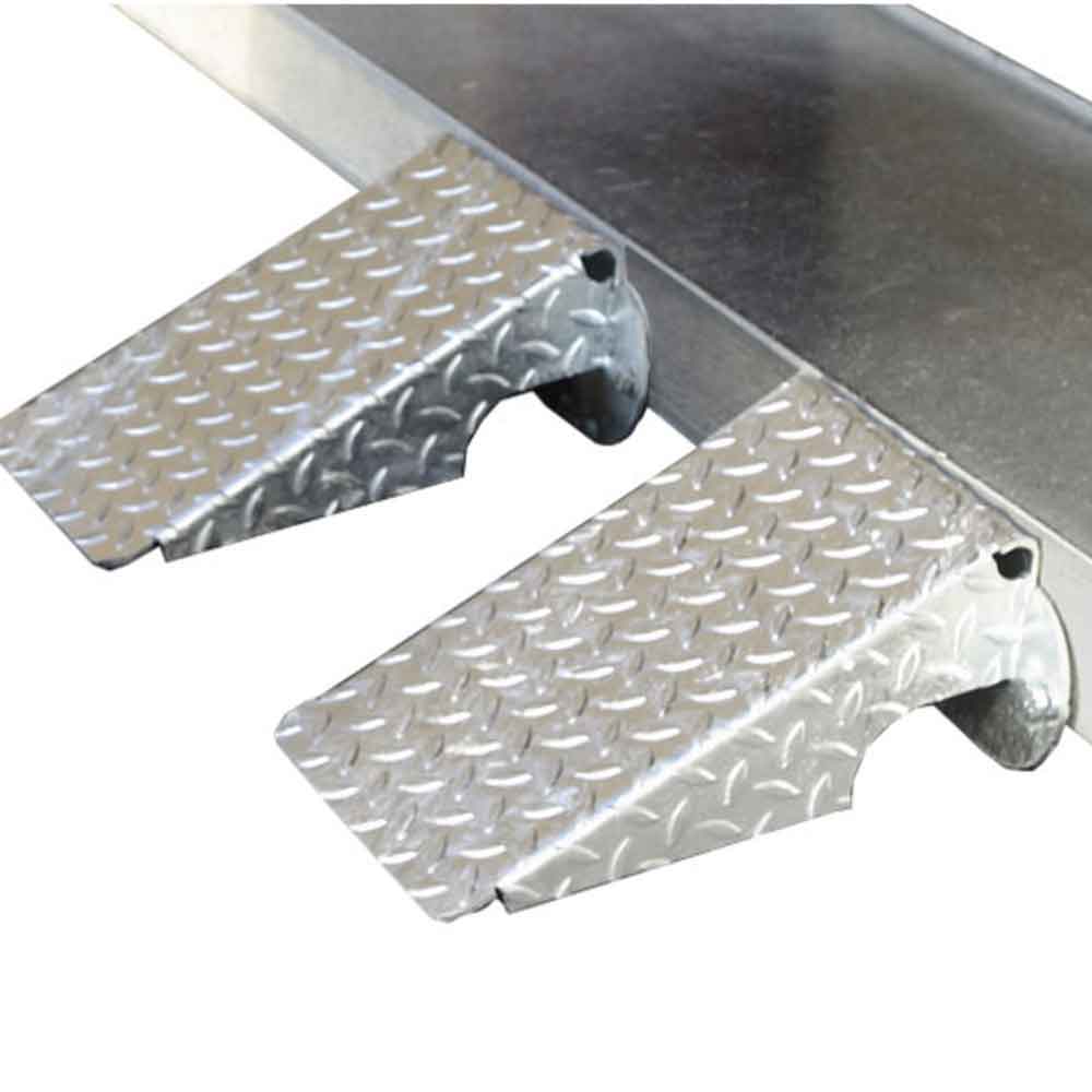 Bordsteinrampe Stahlblech - Antirutsch-Riffelblechoberfläche Bordsteinrampe Stahlblech - Antirutsch-Riffelblechoberfläche