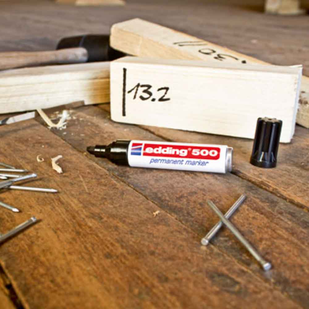 Edding 500 Permanentmarker mit Keilspitze - in 4 Farben Edding 500 Permanentmarker mit Keilspitze - in 4 Farben