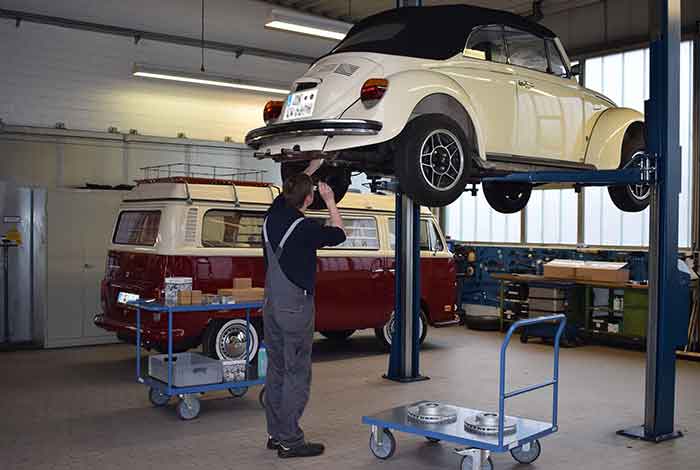 Leichte und schwere Tischwagen im Werkstatteinsatz