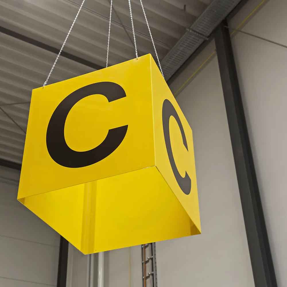 Gangschild 4-seitig - Beschriftung nach Wunsch - mit 4 Aufhängelochungen