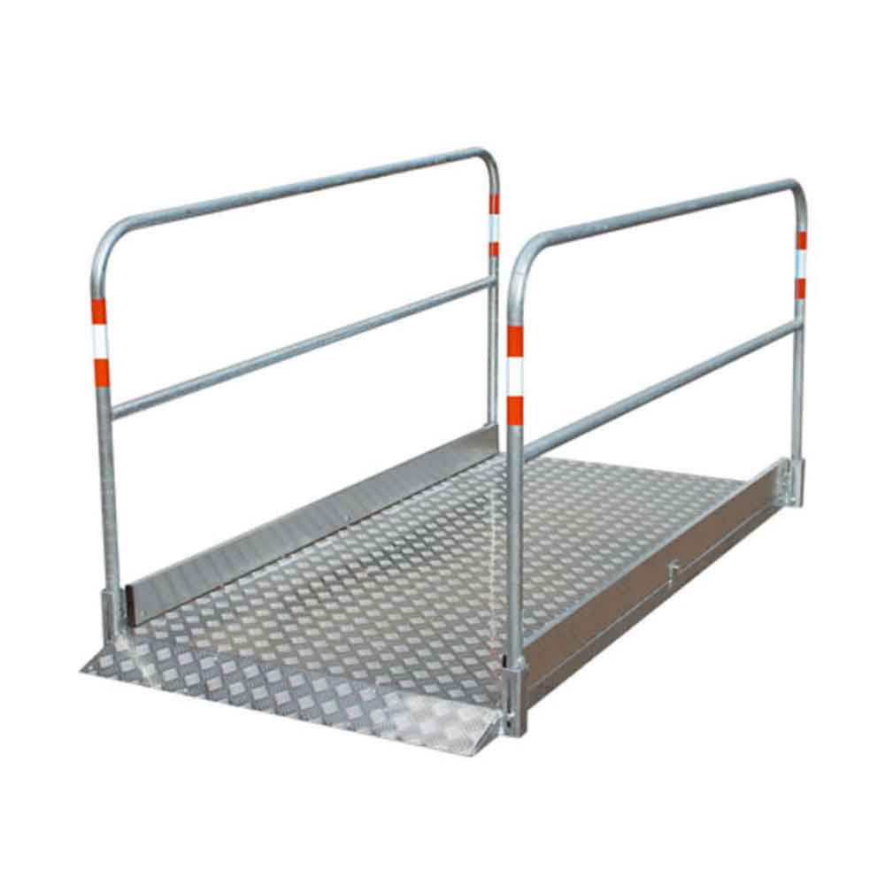 Grabenbrücke aus Aluminium - zusätzliches Bordbrett - sicherer Übergang Grabenbrücke aus Aluminium - zusätzliches Bordbrett - sicherer Übergang