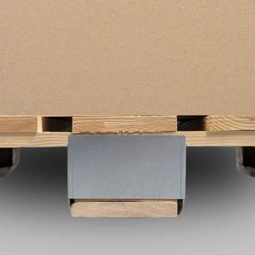 Palettenklammer aus Metall für den Mittelfuss einer Europalette