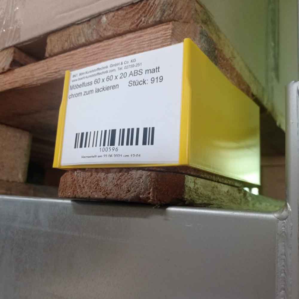 Palettenspange für den Seitenfuss einer Europalette Palettenspange für den Seitenfuss einer Europalette