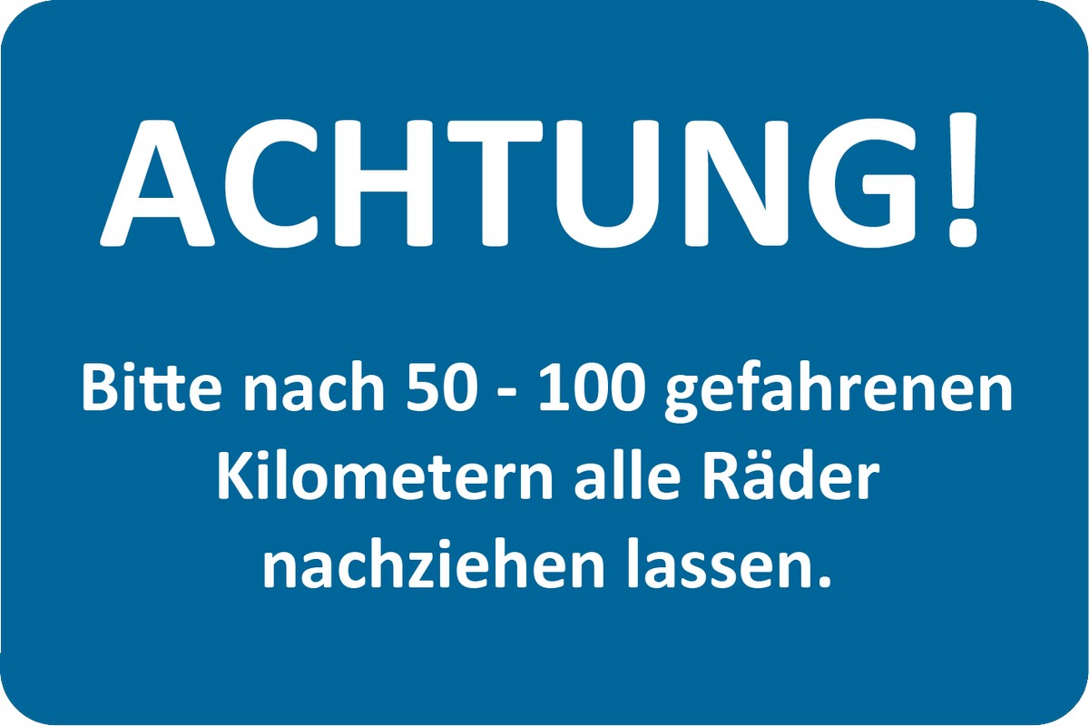 Hinweis-Etiketten "Achtung! Bitte Räder nachziehen" - auf der Rolle