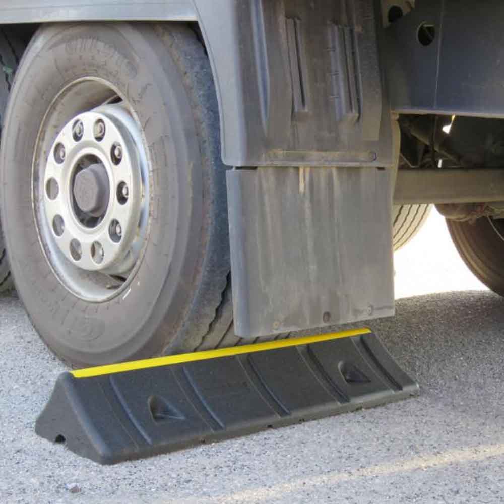 LKW Radstopp - punktgenaues Parken und Rangieren von LKW und Bussen LKW Radstopp - punktgenaues Parken und Rangieren von LKW und Bussen