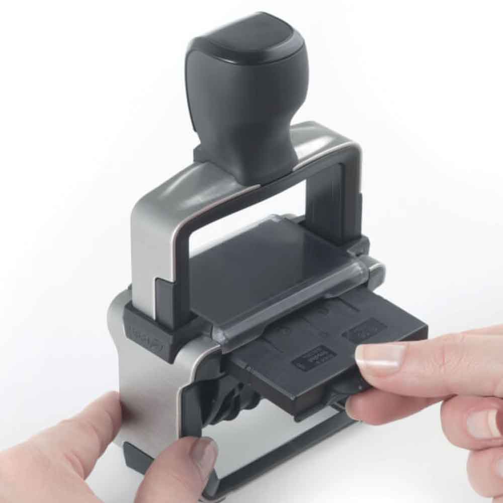 Trodat Professional 4.0 5117 Wortbanddrehstempel mit Datum und 12 Texte am Wortband Trodat Professional 4.0 5117 Wortbanddrehstempel mit Datum und 12 Texte am Wortband