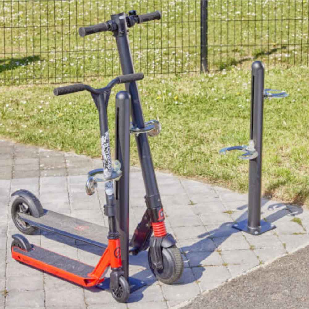 Rollerständer mit 2 Stellplätzen - Pfosten zum Aufdübeln Rollerständer mit 2 Stellplätzen - Pfosten zum Aufdübeln