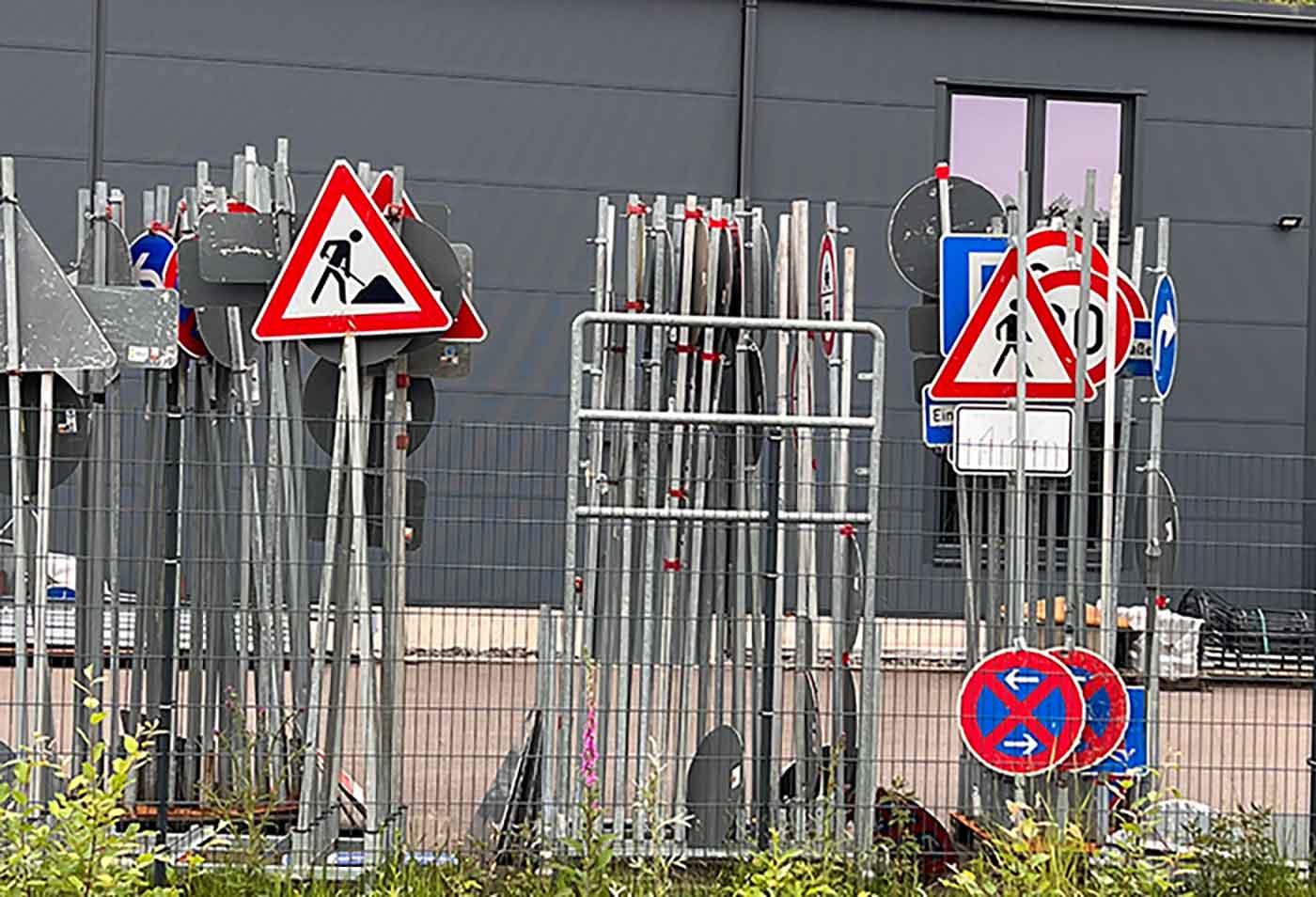 Verkehrszeichen_Parkplaetze_Betriebsgelaende