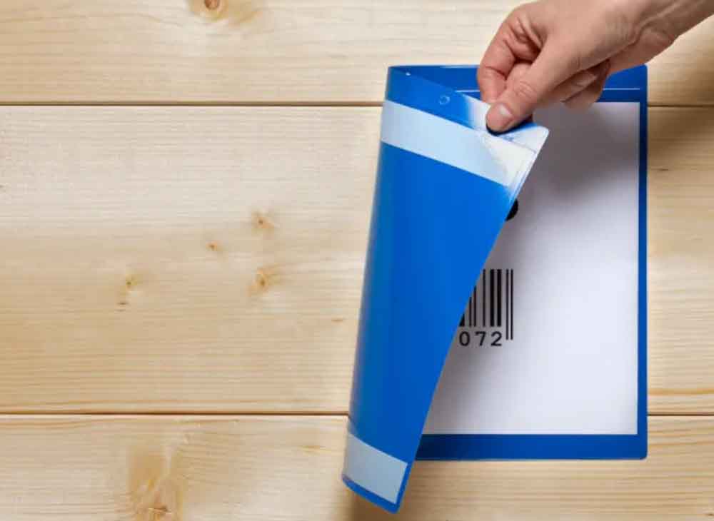 Selbstklebetasche mit Klebestreifen