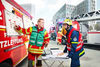 Feuerwehr_Einsatzleitung_Schreibtafel