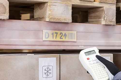 Lagerkennziehnung mit TK-Etikettenhalterungen