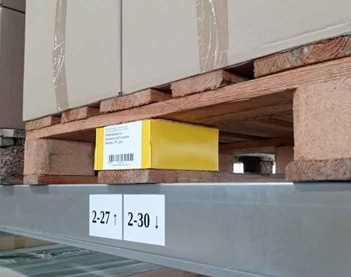 Palettenkennzeichnung mit Mittelfuß