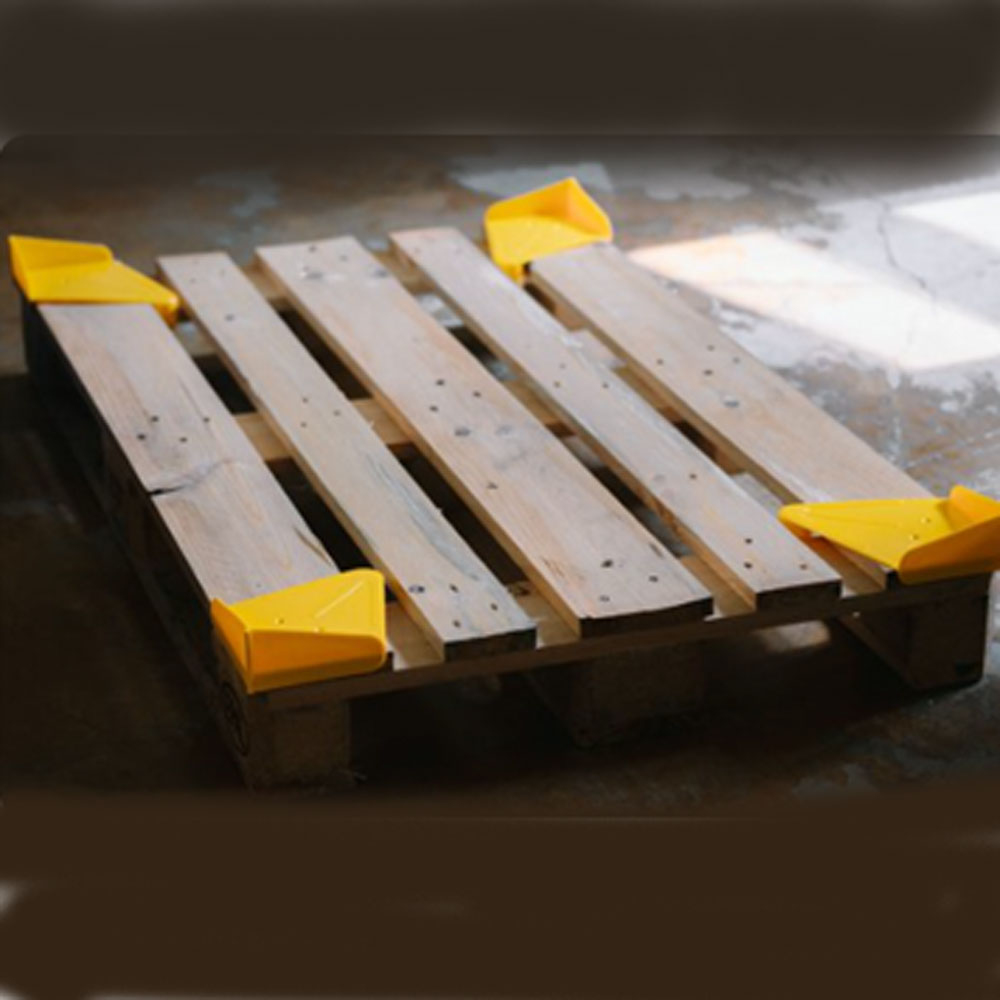 Gleitschutzecke für den sicheren Transport auf der Palette Gleitschutzecke für den sicheren Transport auf der Palette